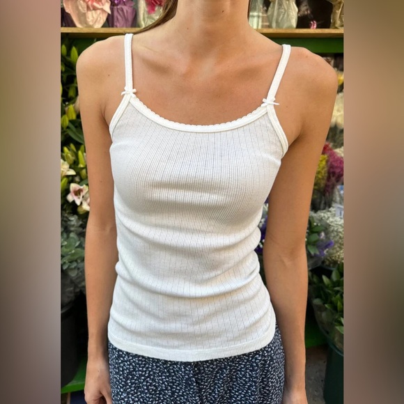 Brandy melville white belle bow tank - Picture 2 of 5